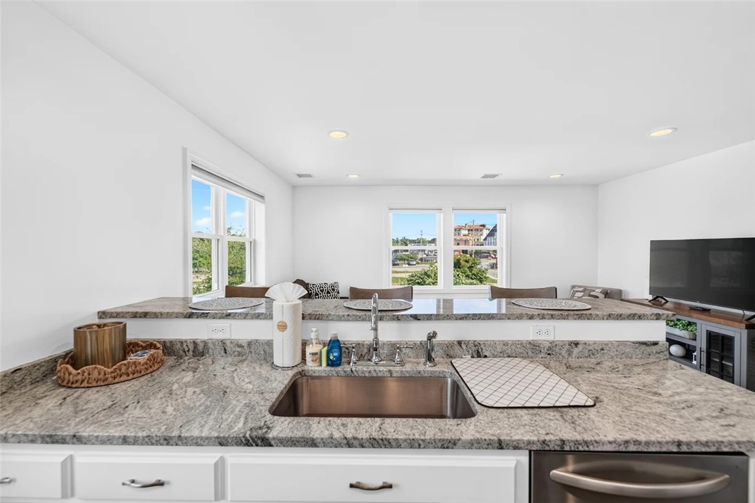 115 Main Street Westerly, RI 02891 - Photo 5 of 28 Gallery Image 5