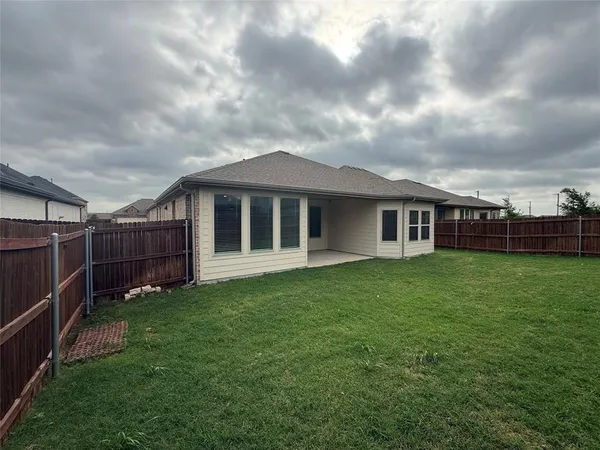 $3,499 | 923 Hawthorn Lane, Mansfield, TX 76063