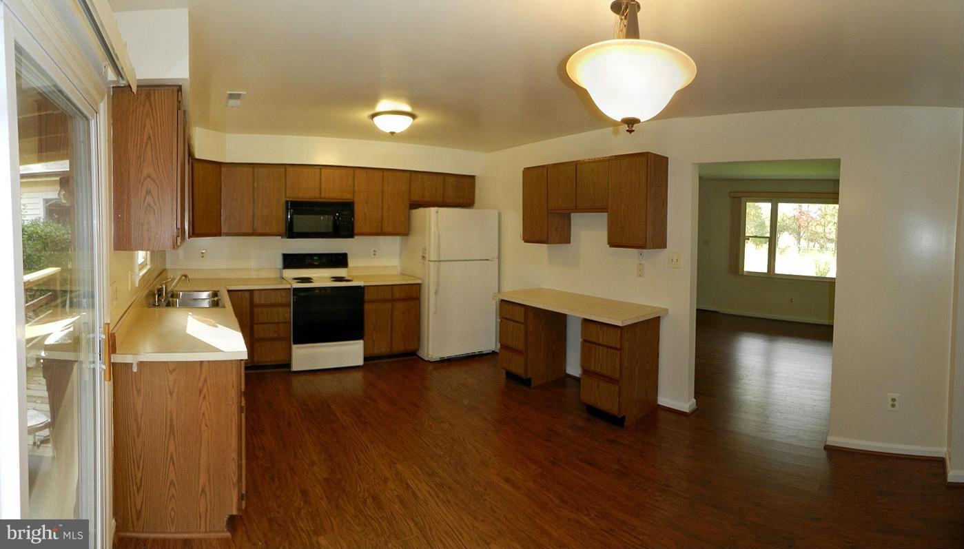 9803 Dyson Road Brandywine, MD 20613 - Photo 15 of 23 Kitchen