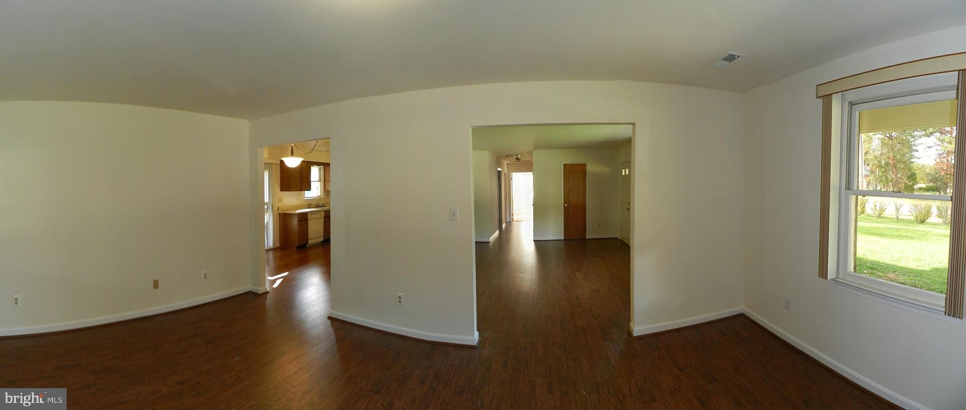 9803 Dyson Road Brandywine, MD 20613 - Photo 3 of 23 Living Room