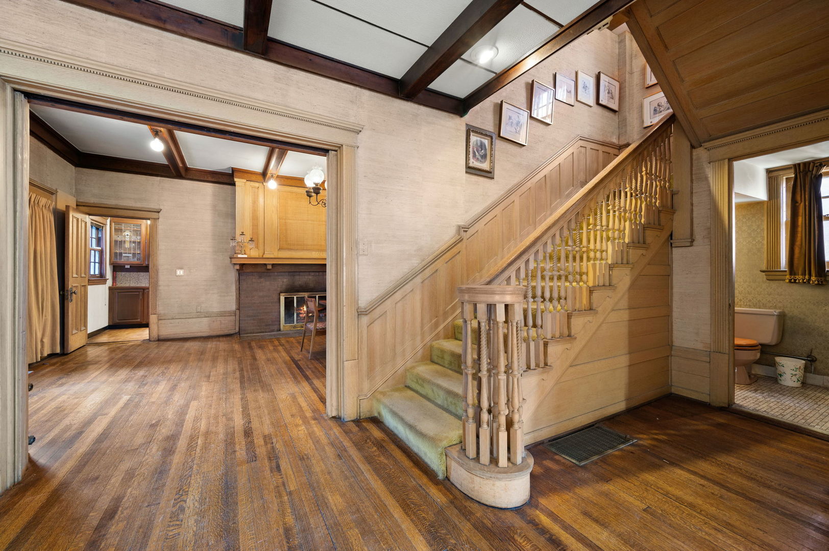 832 West Junior Terrace Chicago, IL 60613 - Photo 12 of 50