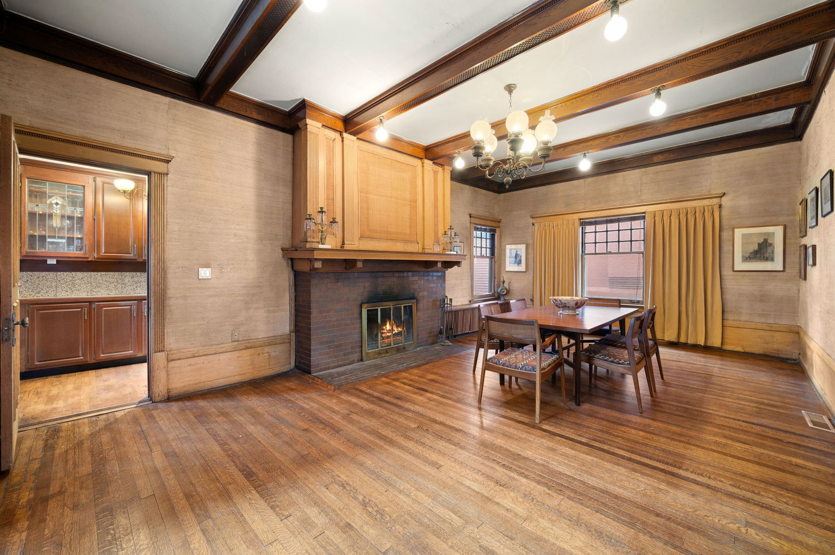 832 West Junior Terrace Chicago, IL 60613 - Photo 15 of 50