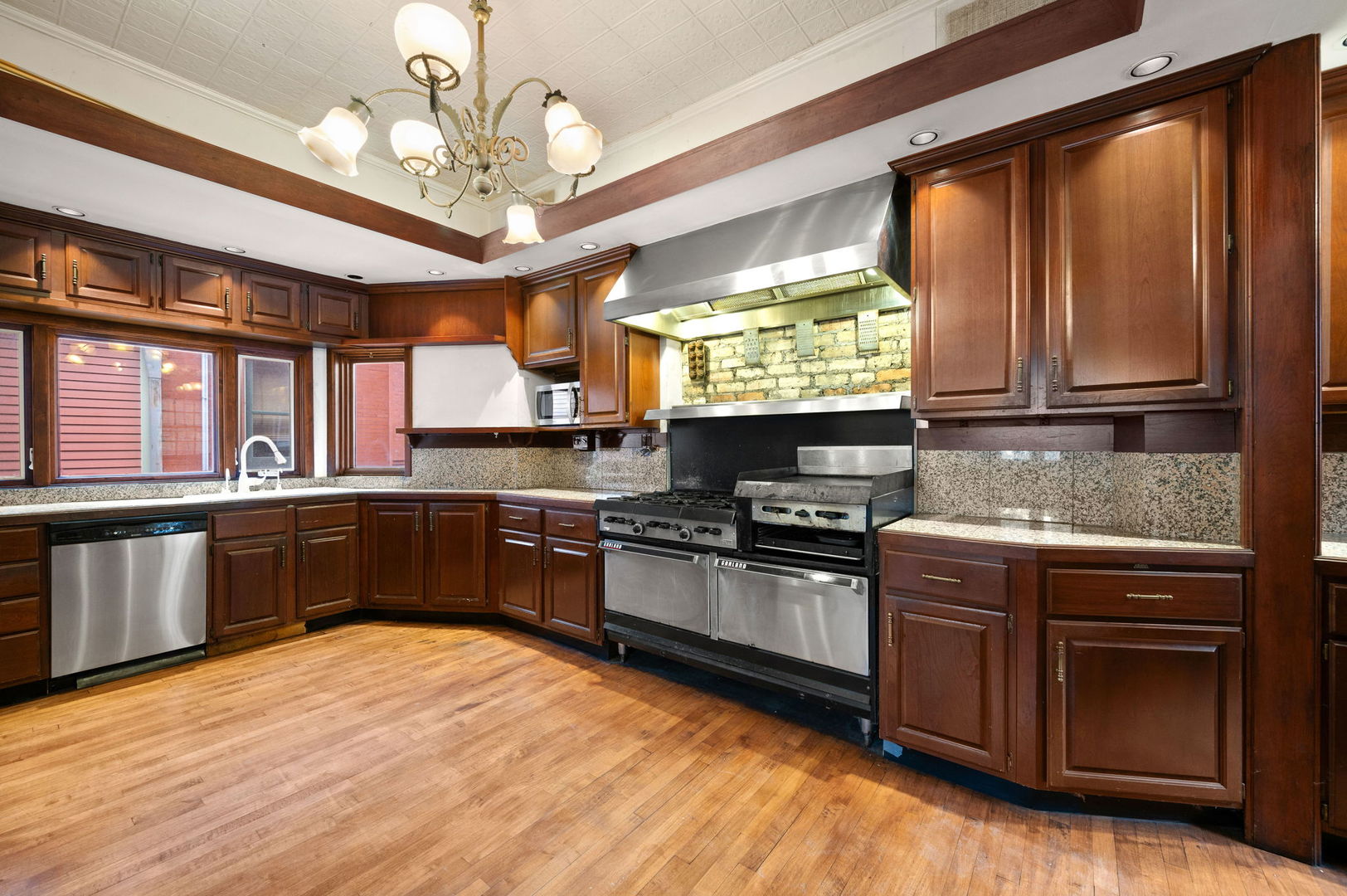 832 West Junior Terrace Chicago, IL 60613 - Photo 22 of 50