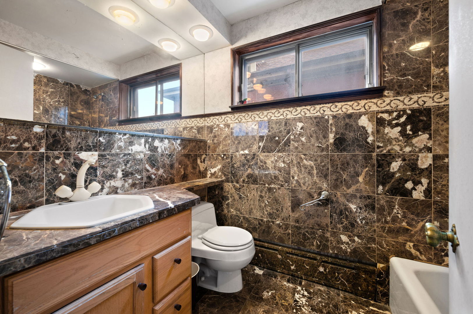 832 West Junior Terrace Chicago, IL 60613 - Photo 30 of 50