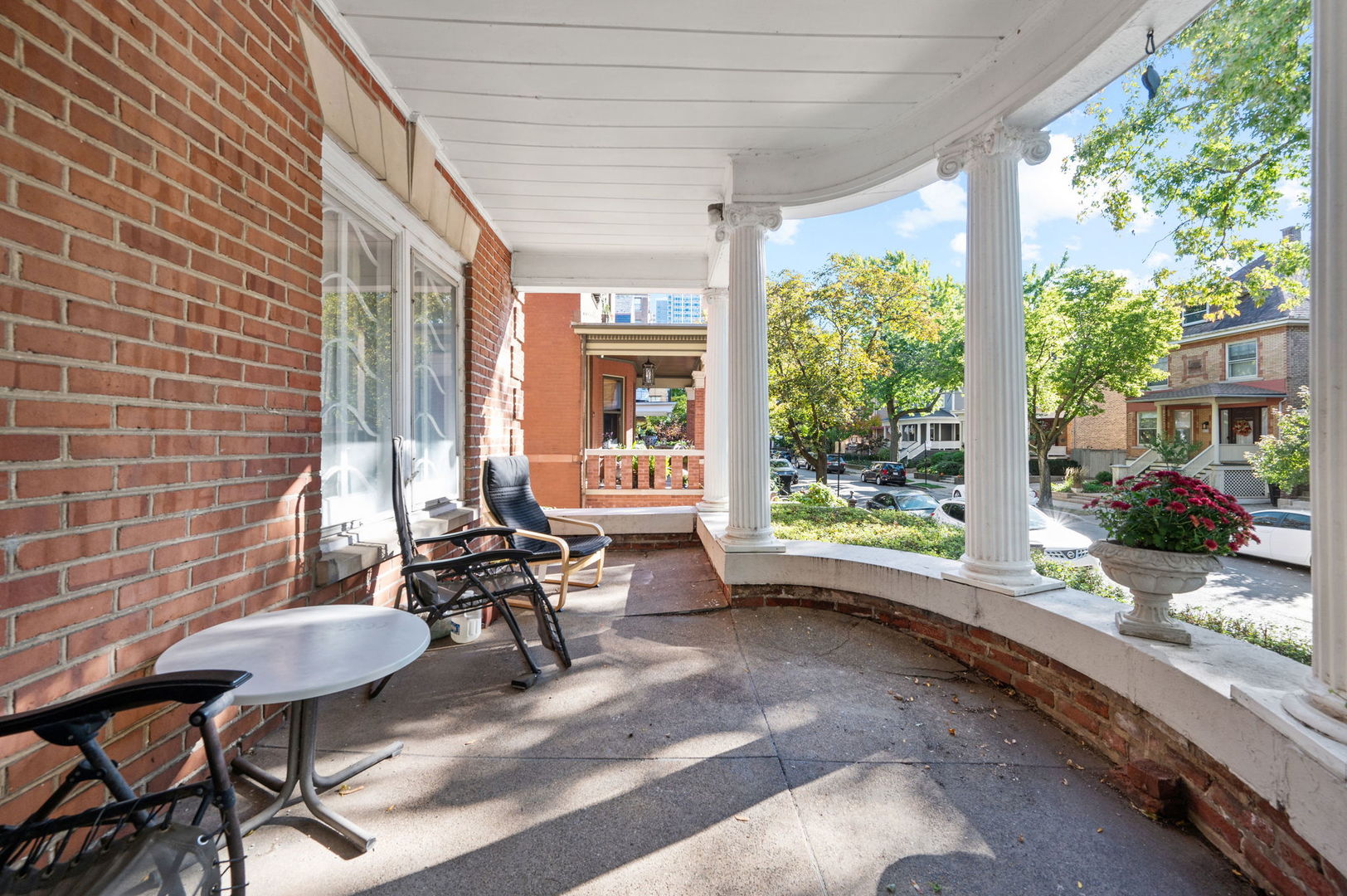 832 West Junior Terrace Chicago, IL 60613 - Photo 4 of 50