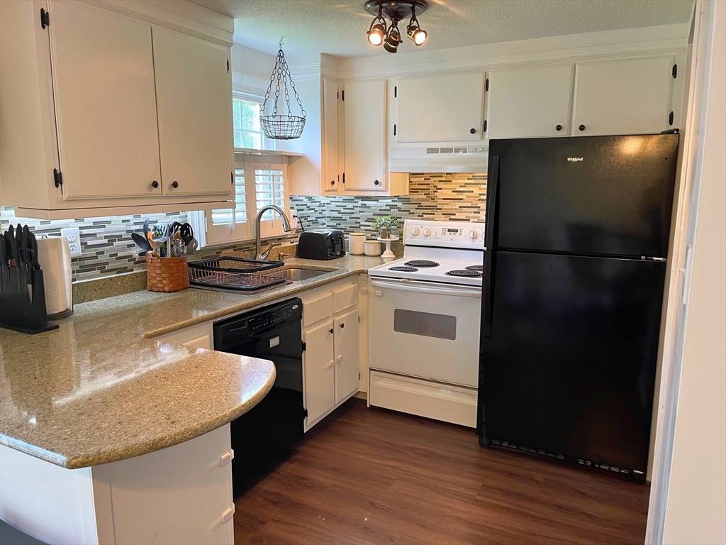 18 Westford Road, Unit 8 Ayer, MA 01432 - Photo 6 of 24