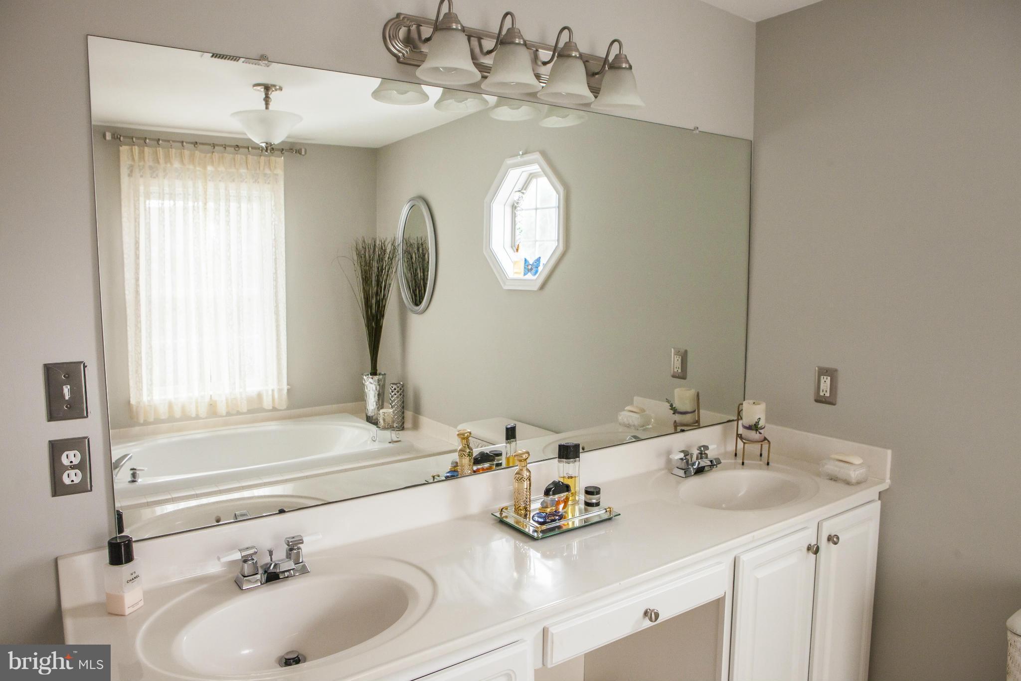 2565 Bear Den Road Frederick, MD 21701 - Photo 16 of 30 Bath (Master)