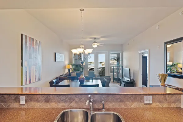 $3,500 | 101 West Bank, Unit 14, Horseshoe Bay, TX 78657