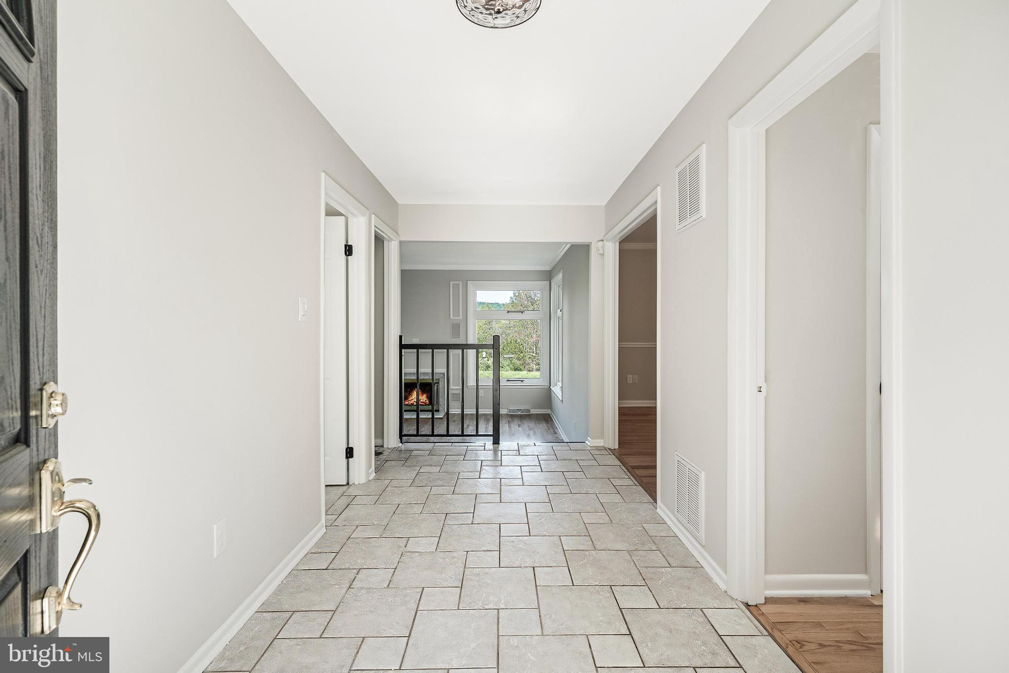 6891 Wilson Road Marshall, VA 20115 - Photo 37 of 118 Inviting entryway with natural light.