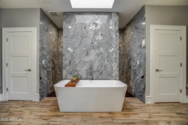 $1,570,000 | 71 West Cypress Street, Phoenix, AZ 85004