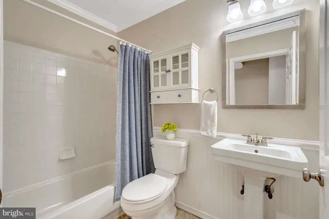 $430,000 | 12851 Fair Briar Lane, Fairfax, VA 22033