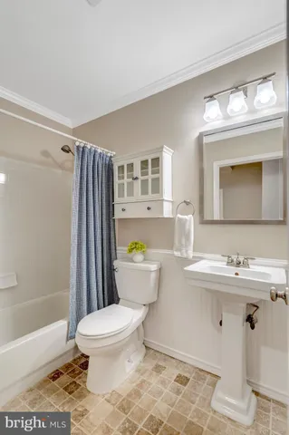 $430,000 | 12851 Fair Briar Lane, Fairfax, VA 22033