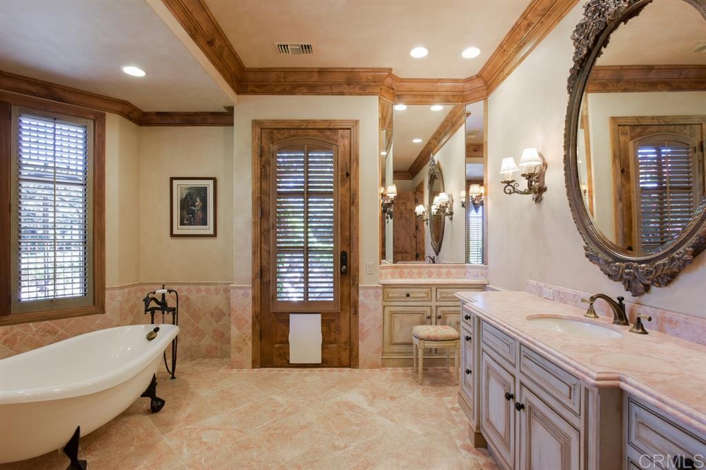 17233 Via Recanto Rancho Santa Fe, CA 92067 - Photo 20 of 25