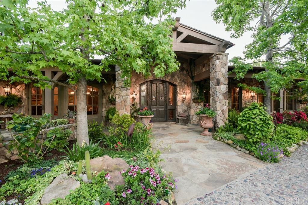 17233 Via Recanto Rancho Santa Fe, CA 92067 - Photo 4 of 25