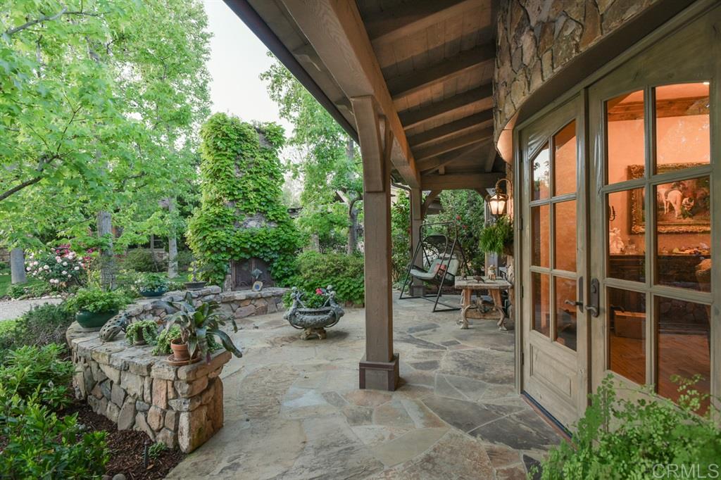 17233 Via Recanto Rancho Santa Fe, CA 92067 - Photo 5 of 25