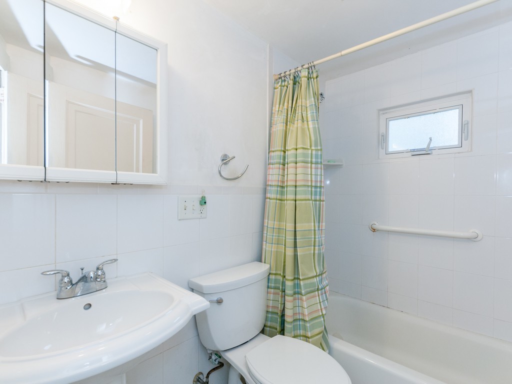 248 Beal Road Waltham, MA 02453 - Photo 11 of 28 Gallery Image 11