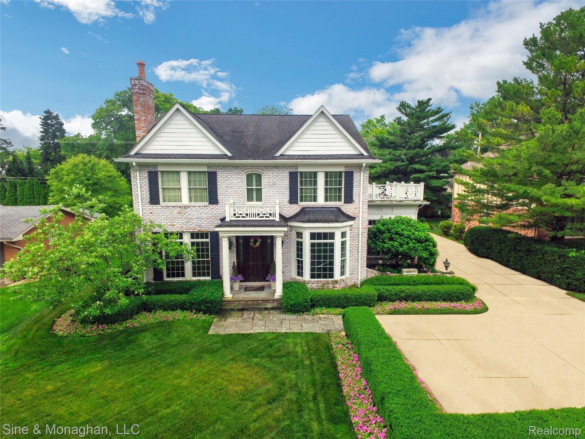 15 Hampton Road Grosse Pointe, MI 48236 - Photo 2 of 79 011.jpg