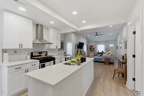 $425,000 | 1812 10th Avenue North, Nashville, TN 37208