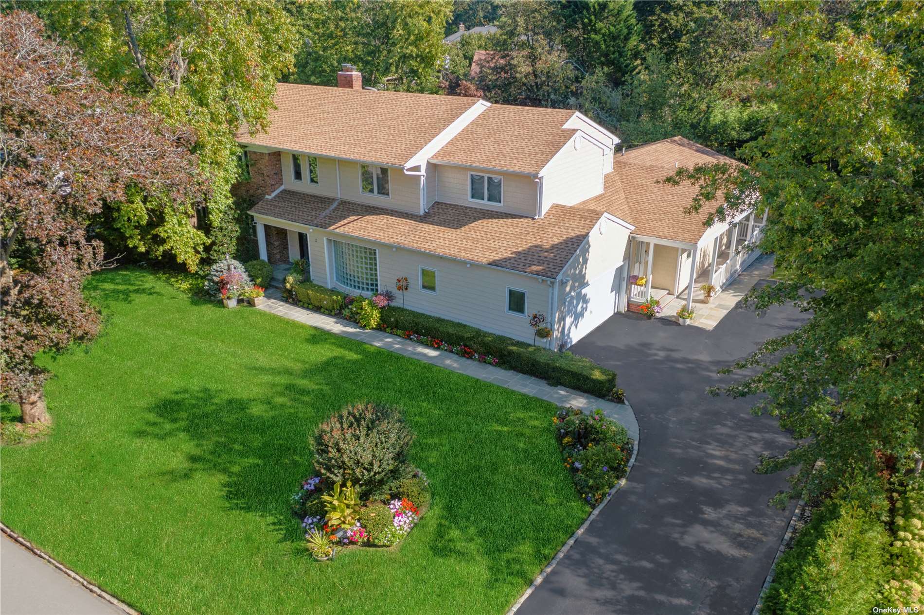 2 Flamingo Road, Roslyn, NY 11576 Compass