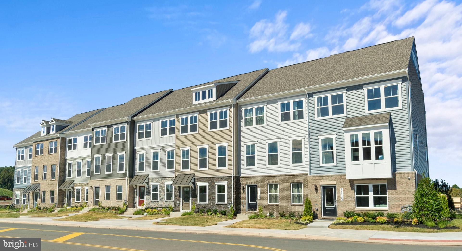 24156 Thurso Square Sterling, VA 20166 - Photo 2 of 52