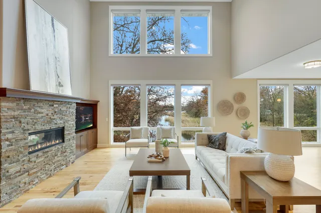 $2,000,000 | 18928 Katrine Court, Lakeville, MN 55044