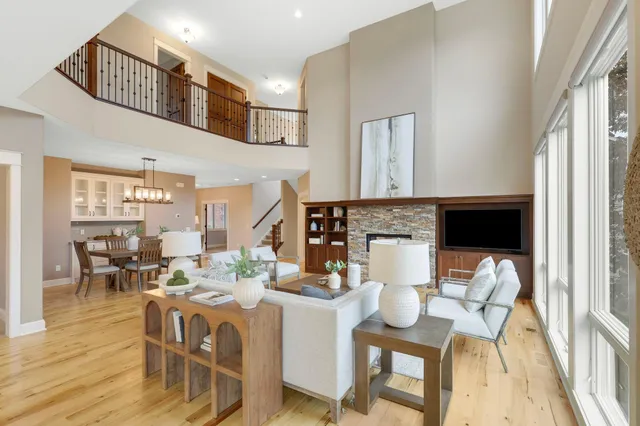 $2,000,000 | 18928 Katrine Court, Lakeville, MN 55044