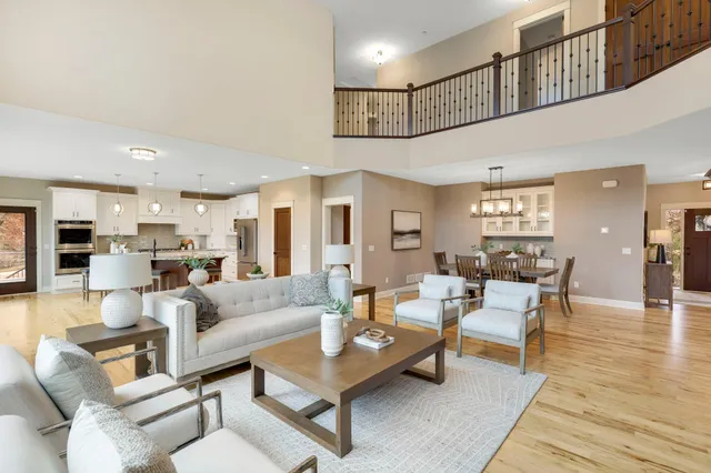 $2,000,000 | 18928 Katrine Court, Lakeville, MN 55044