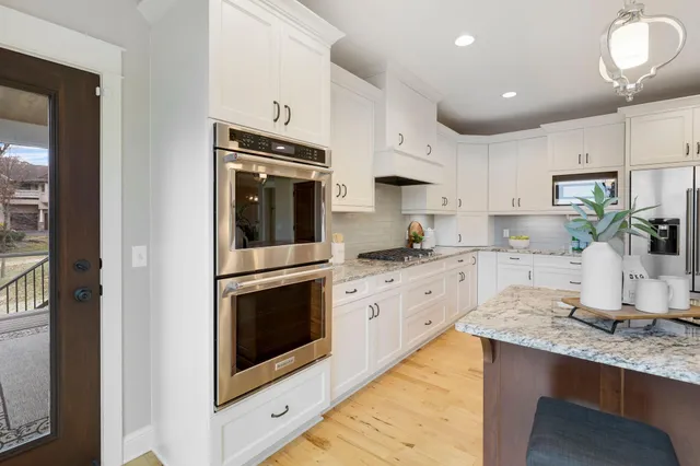 $2,000,000 | 18928 Katrine Court, Lakeville, MN 55044