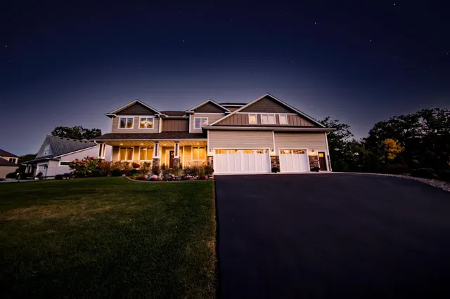 $2,000,000 | 18928 Katrine Court, Lakeville, MN 55044