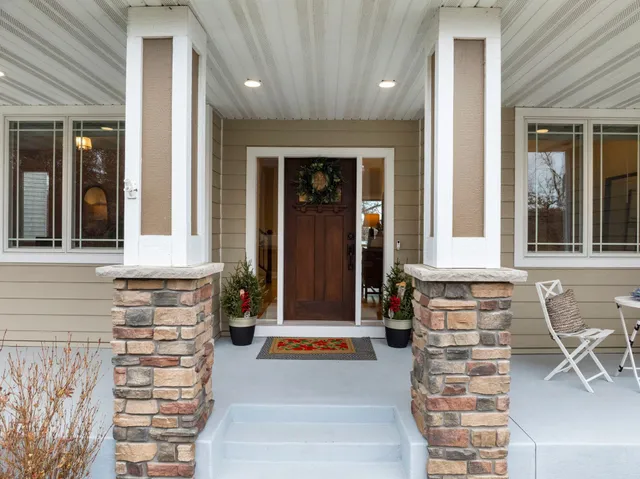 $2,000,000 | 18928 Katrine Court, Lakeville, MN 55044