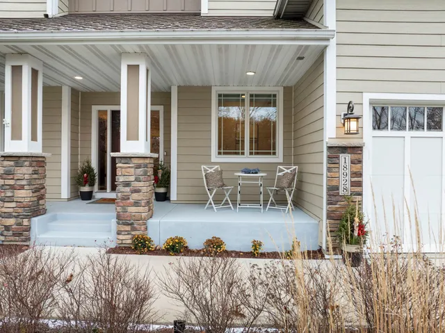 $2,000,000 | 18928 Katrine Court, Lakeville, MN 55044