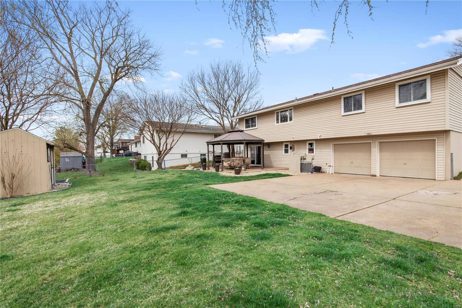 916 Queensbridge Road Manchester, MO 63021 - Photo 2 of 33