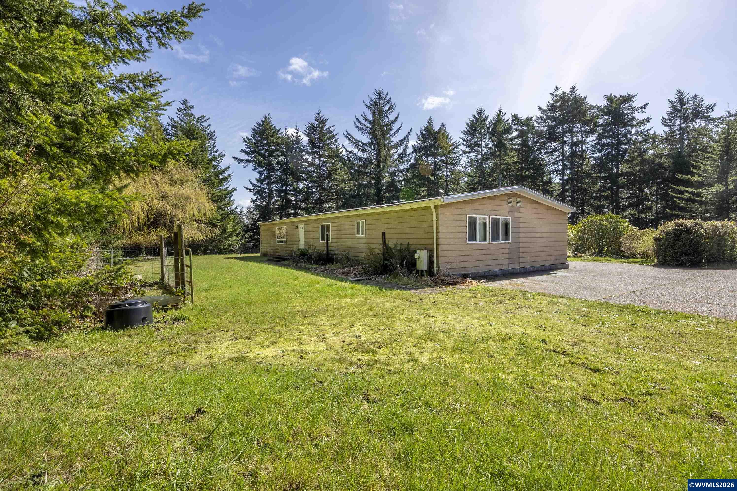 533 North Bayview Road Waldport, OR 97394 - Photo 9 of 49