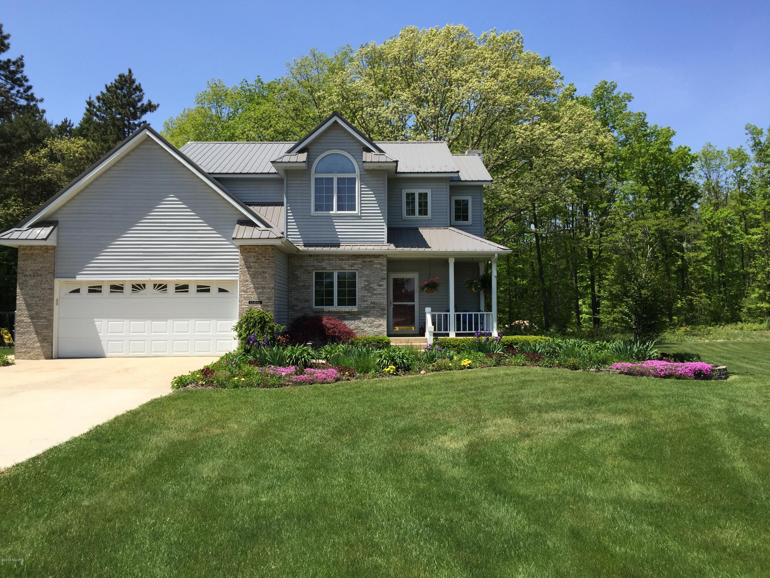 11011 Alger Avenue Grant, MI 49327 - Photo 2 of 44 IMG_1124