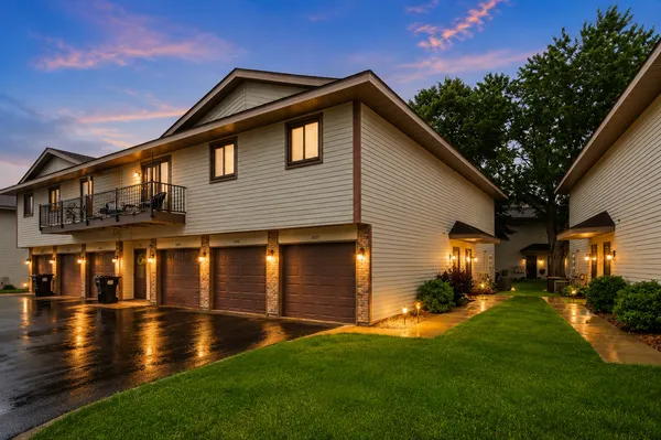 $194,900 | 11137 Edgewood Circle North, Champlin, MN 55316