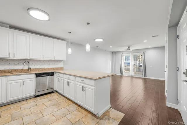 $3,600 | 10220 Rockaway Beach Boulevard, Unit 1A | Rockaway Beach