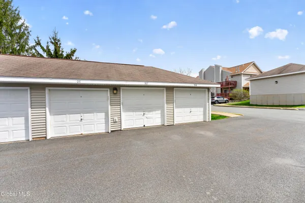 $209,900 | 1200 Hillside Avenue, Unit 507, Schenectady, NY 12309