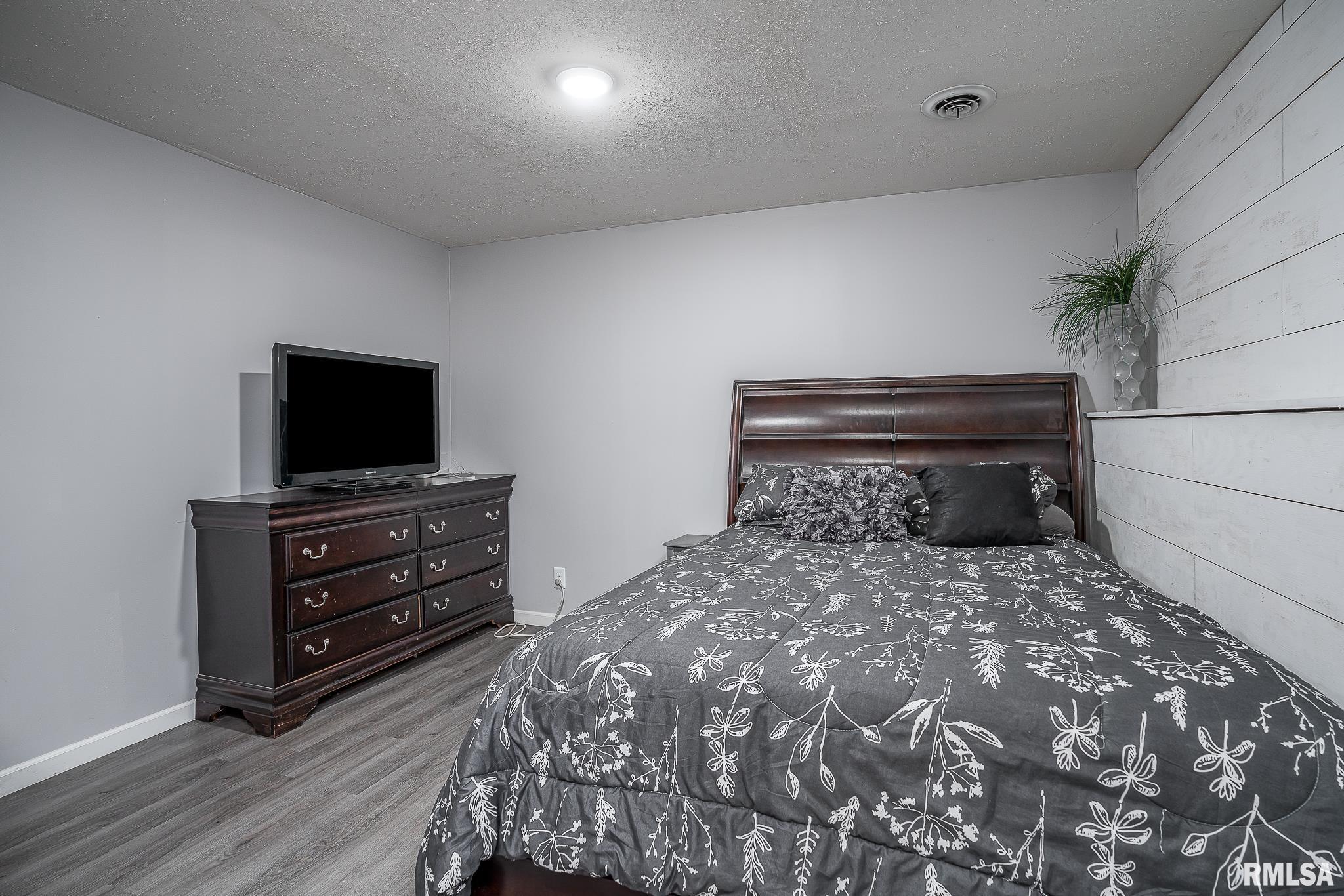 3411 Fairhaven Road Davenport, IA 52807 - Photo 14 of 23