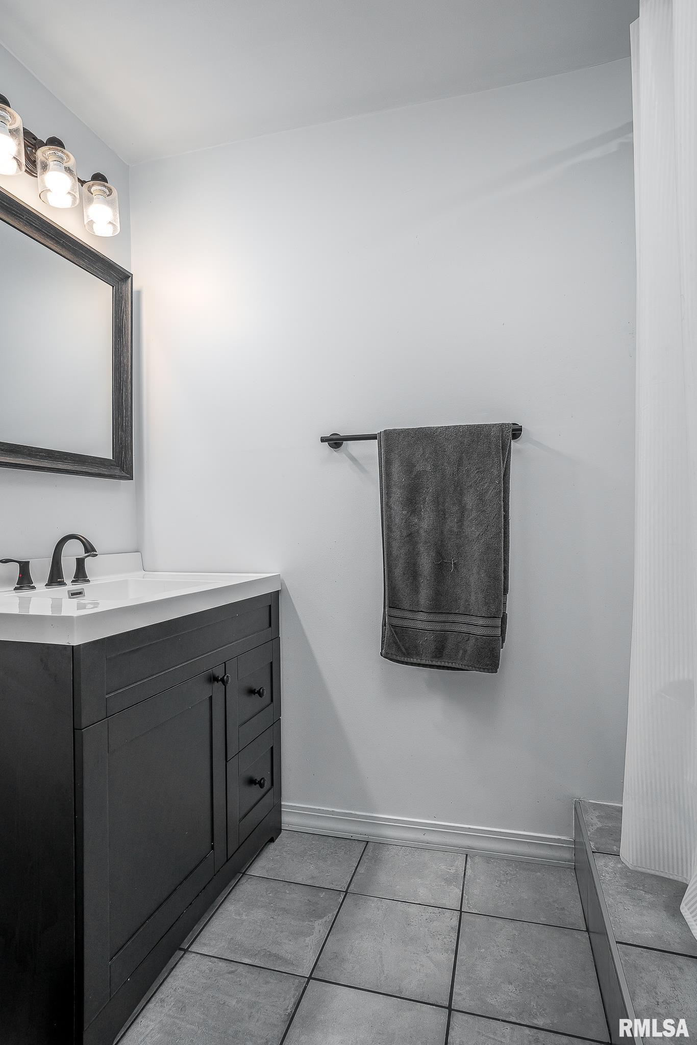 3411 Fairhaven Road Davenport, IA 52807 - Photo 15 of 23