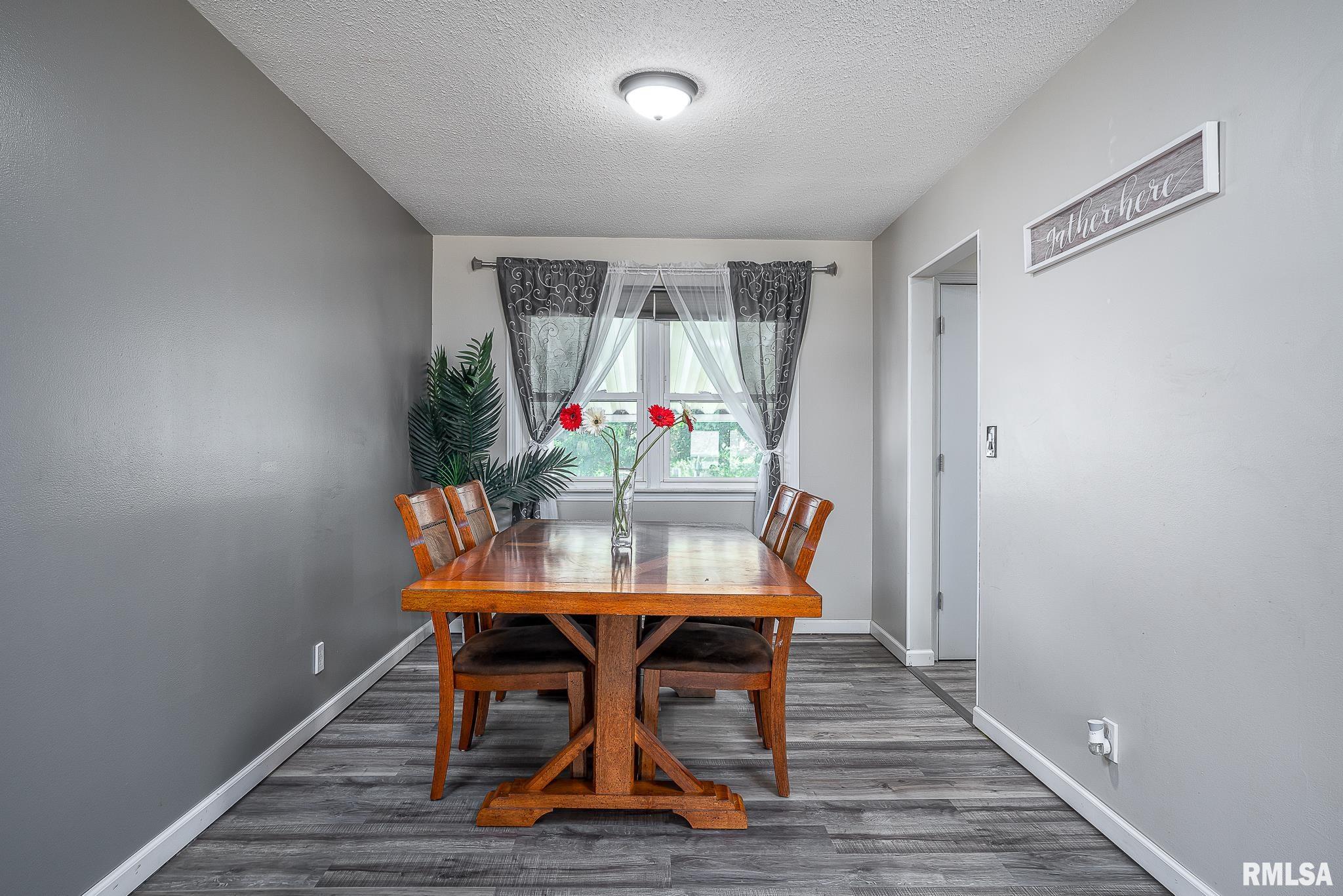 3411 Fairhaven Road Davenport, IA 52807 - Photo 7 of 23