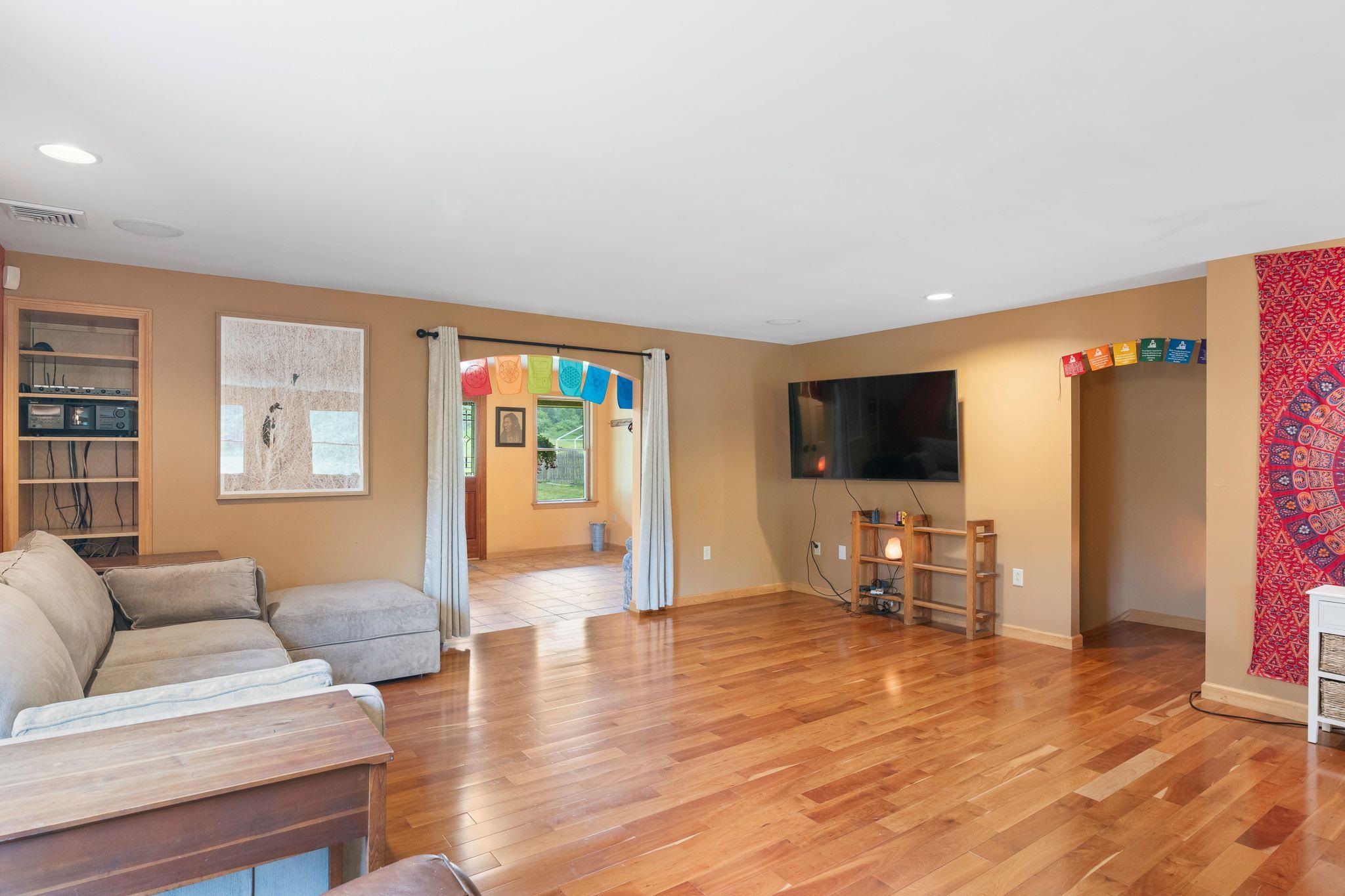925 Hinesburg Road Brattleboro, VT 05301 - Photo 20 of 51