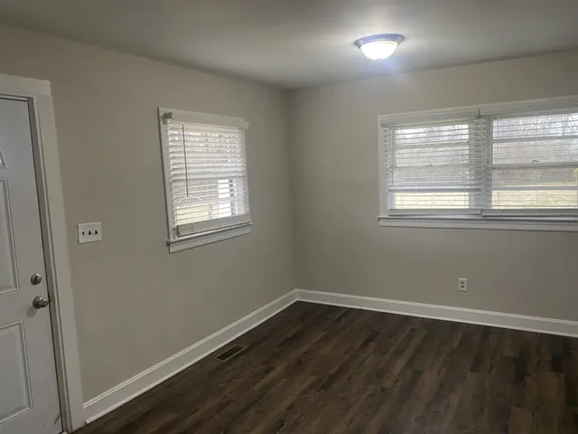 $1,595 | 210 West Lokey Avenue, Murfreesboro, TN 37130