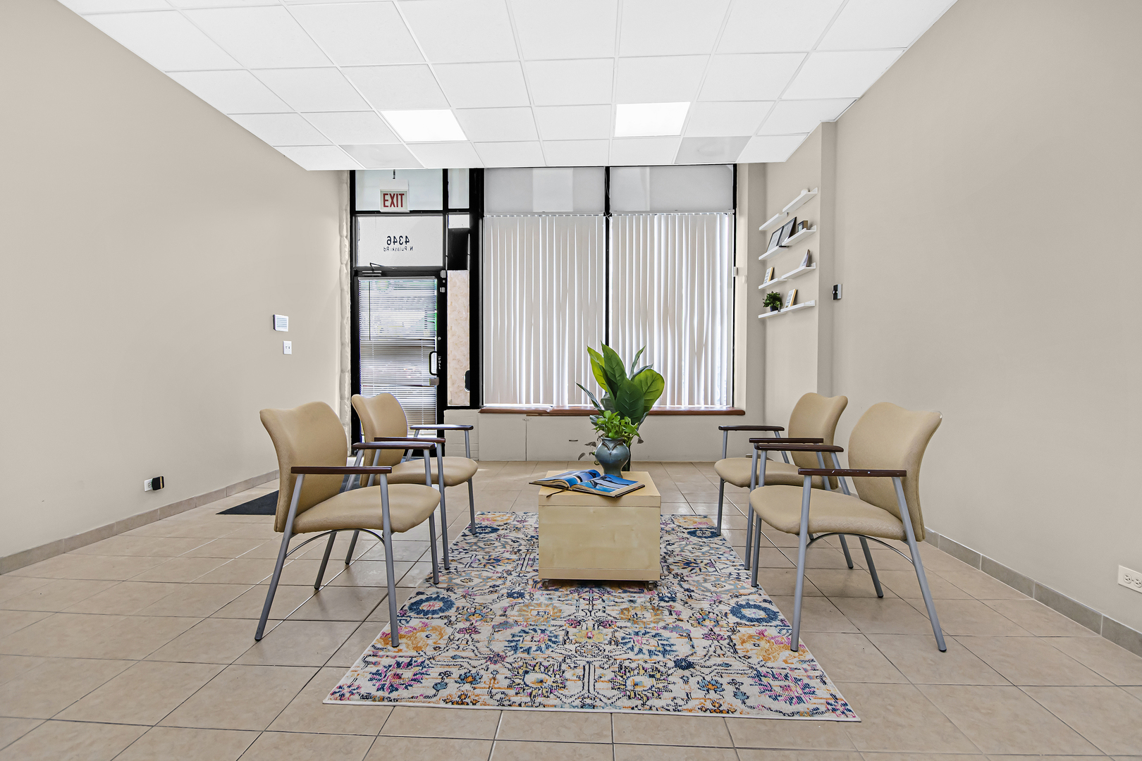 4346 North Pulaski Road, Unit C Chicago, IL 60641 - Photo 5 of 21 a living room with furniture and wooden floor