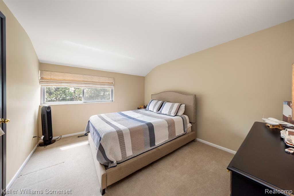 839 Cook Road Grosse Pointe Woods, MI 48236 - Photo 21 of 38