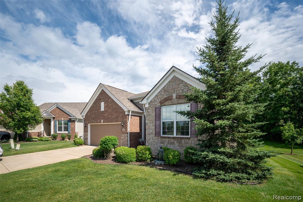 292 Bryce Court Howell, MI 48843 - Photo 4 of 34
