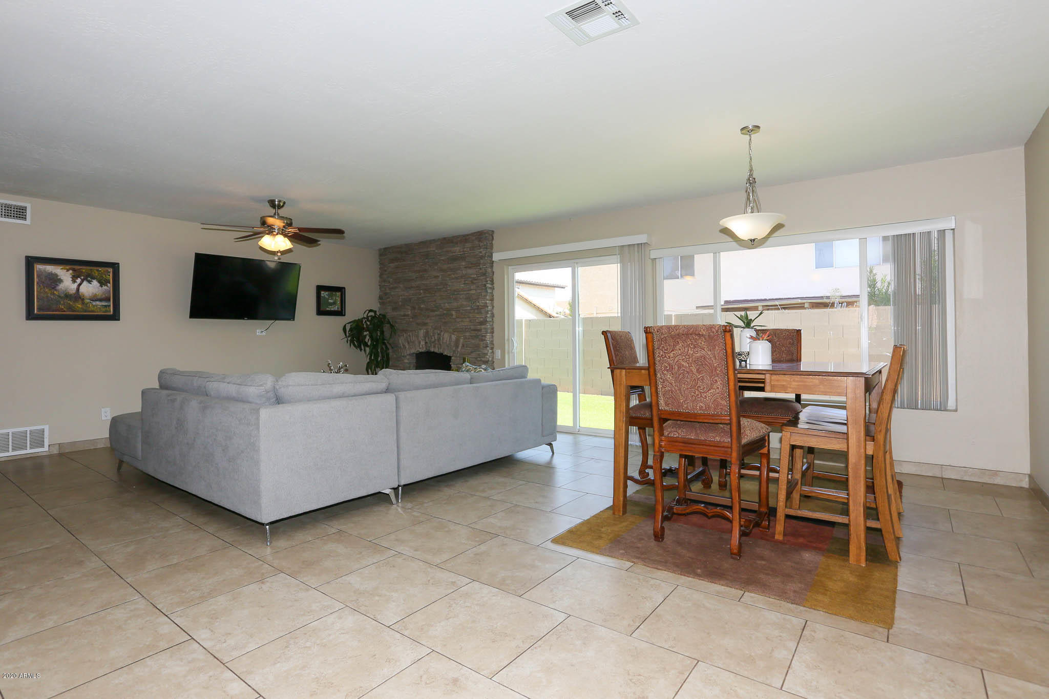 5631 South Jolly Roger Road Tempe, AZ 85283 - Photo 9 of 49 Dining-Great Room