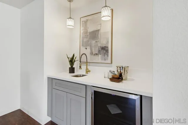 $1,795,000 | 10260 Meadowview Drive, San Diego, CA 92131