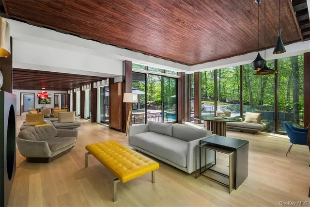 $22,000 | 971 Fenimore Road, Larchmont, NY 10538