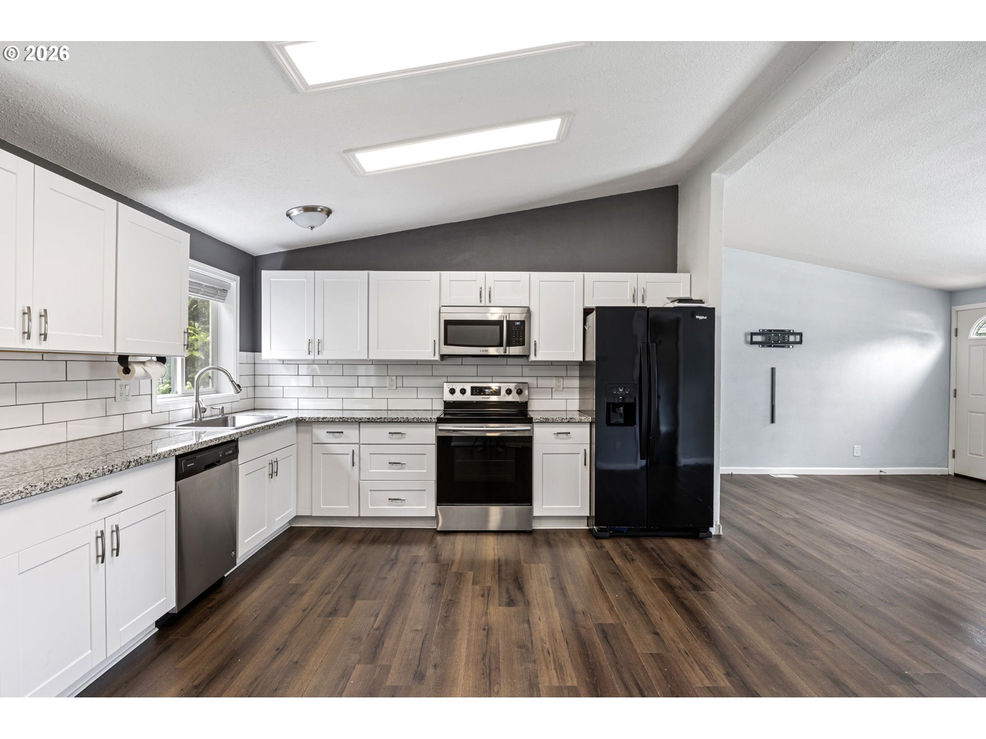 63511 South Olive Road Coos Bay, OR 97420 - Photo 12 of 48