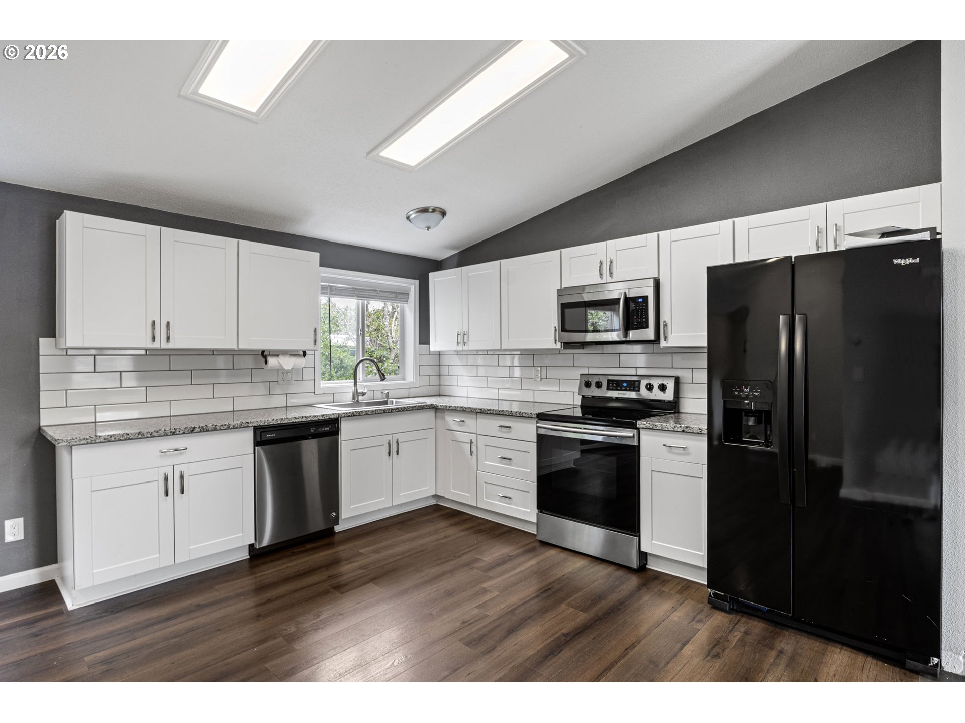 63511 South Olive Road Coos Bay, OR 97420 - Photo 13 of 48